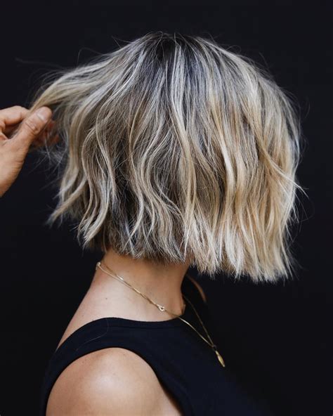 best bob haircuts for thick hair|chin length bob thick hair.